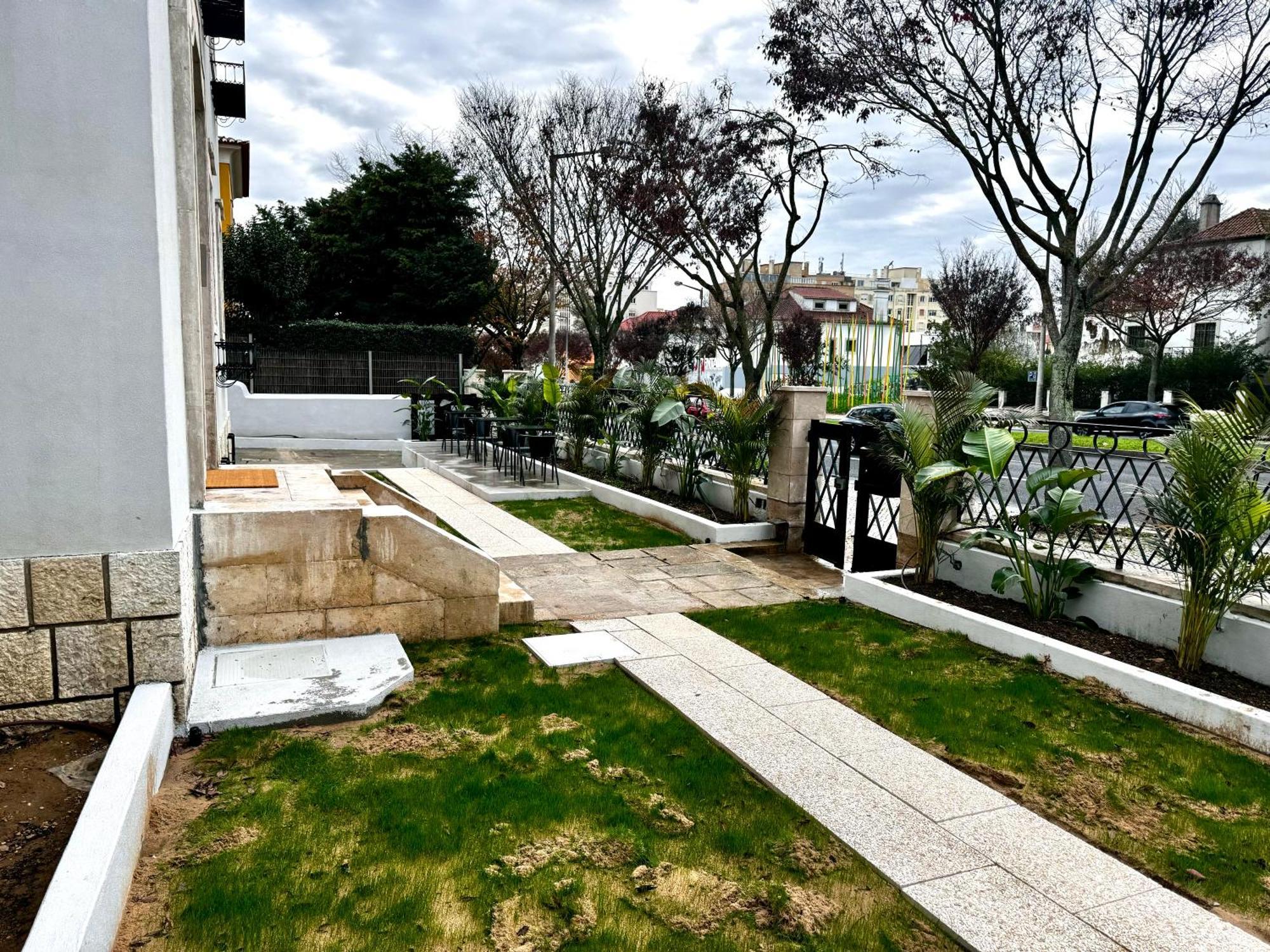 Relax And Explore And Bed and breakfast Lisboa